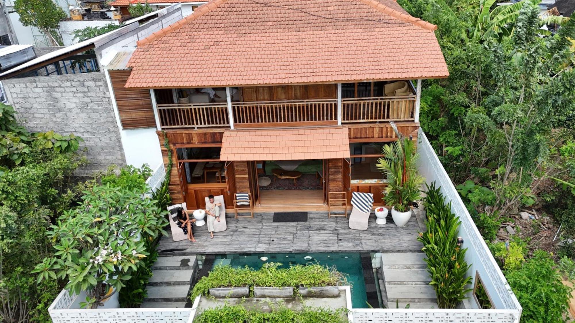 Pau Hana Uluwatu (Bali)