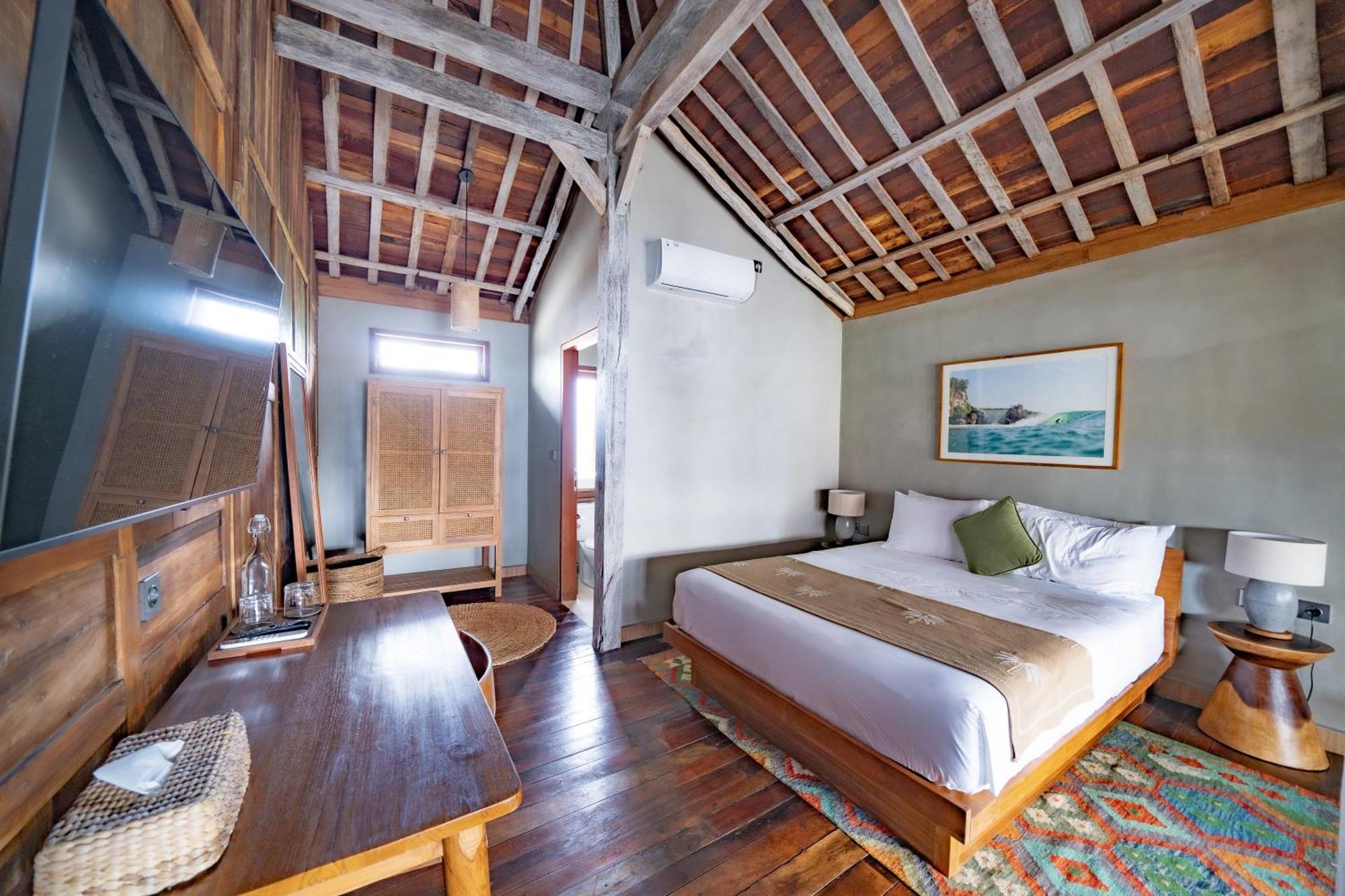 Pau Hana Uluwatu (Bali)