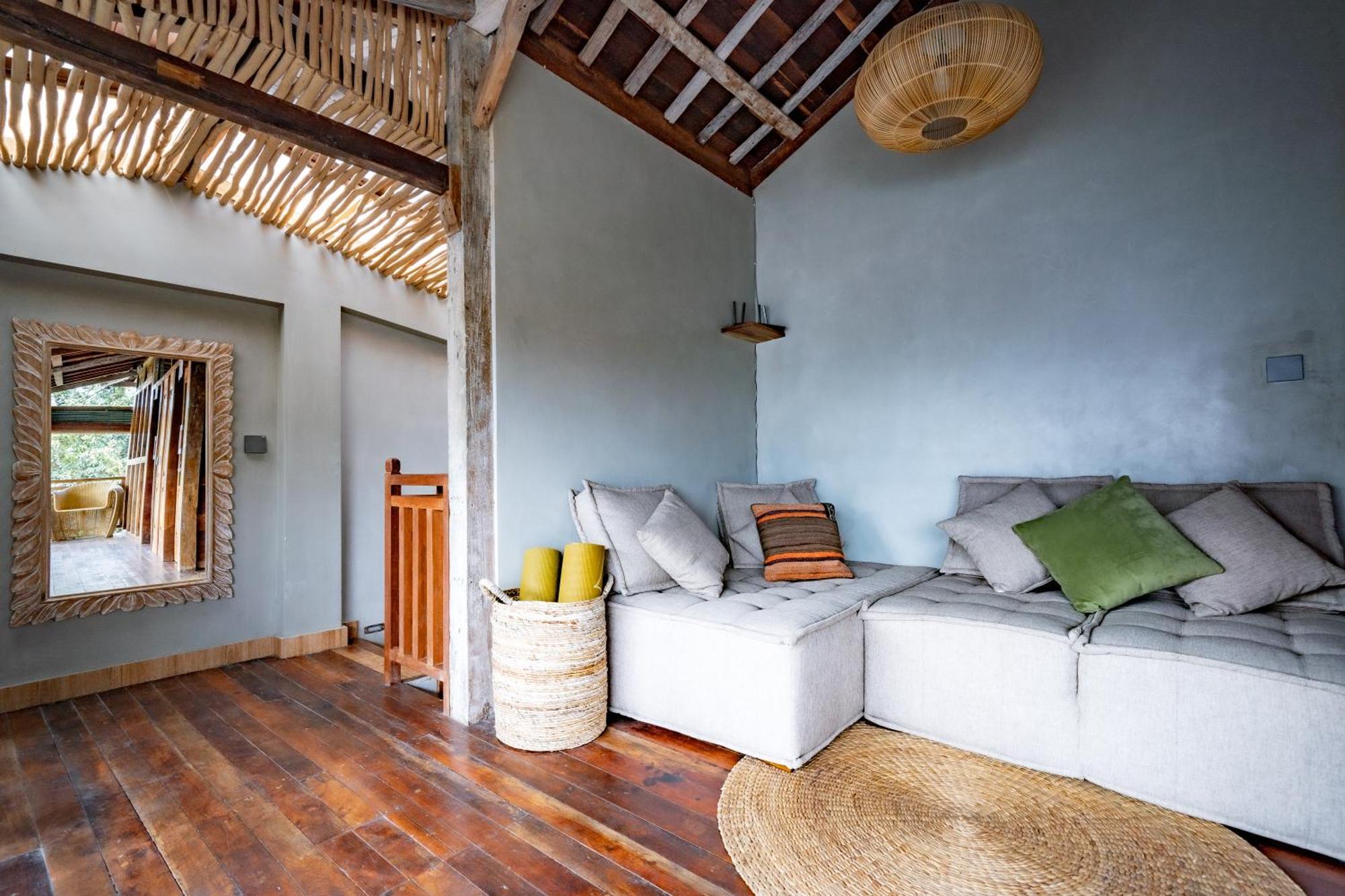 Pau Hana Villa *